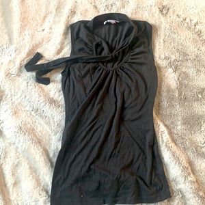 Sleeveless Tee with Peep Hole